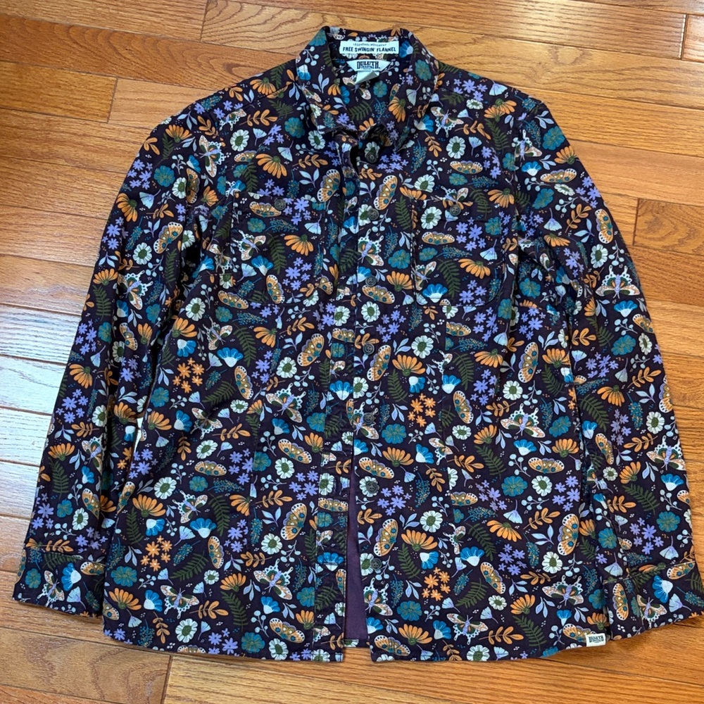 Duluth Trading Moth Flannel size small